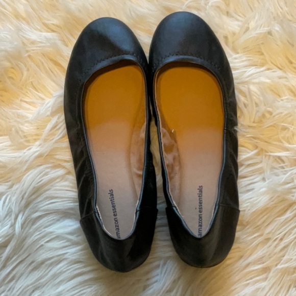 Amazon Essentials Women’s Casual Black Faux Leather Belice Ballet Flats Size 9.5 - Picture 2 of 9